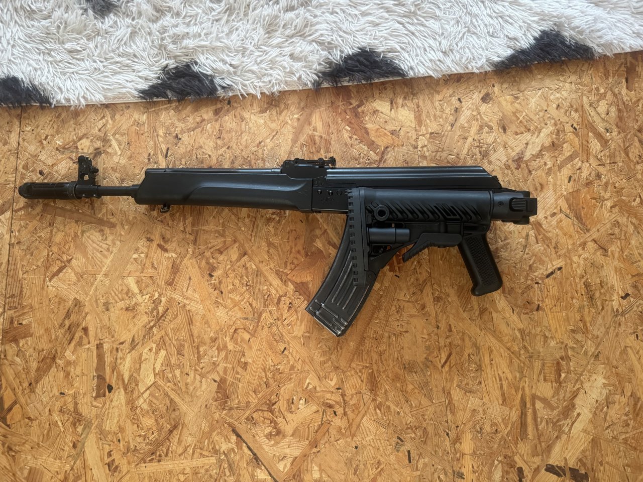 Izmash Saiga puška samonabíjecí 5,45x39