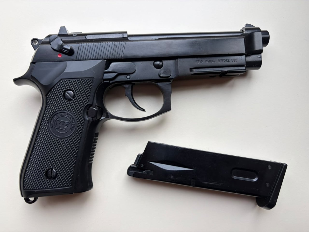Airsoftová pistole M9 A1 (+plyn a kuličky)