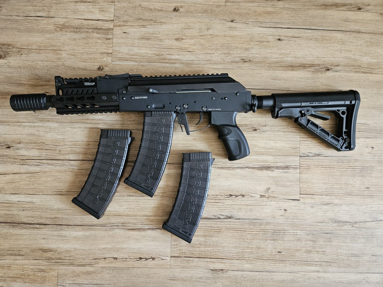 Prodám airsoftovou zbraň G&G RK74 cqb verze